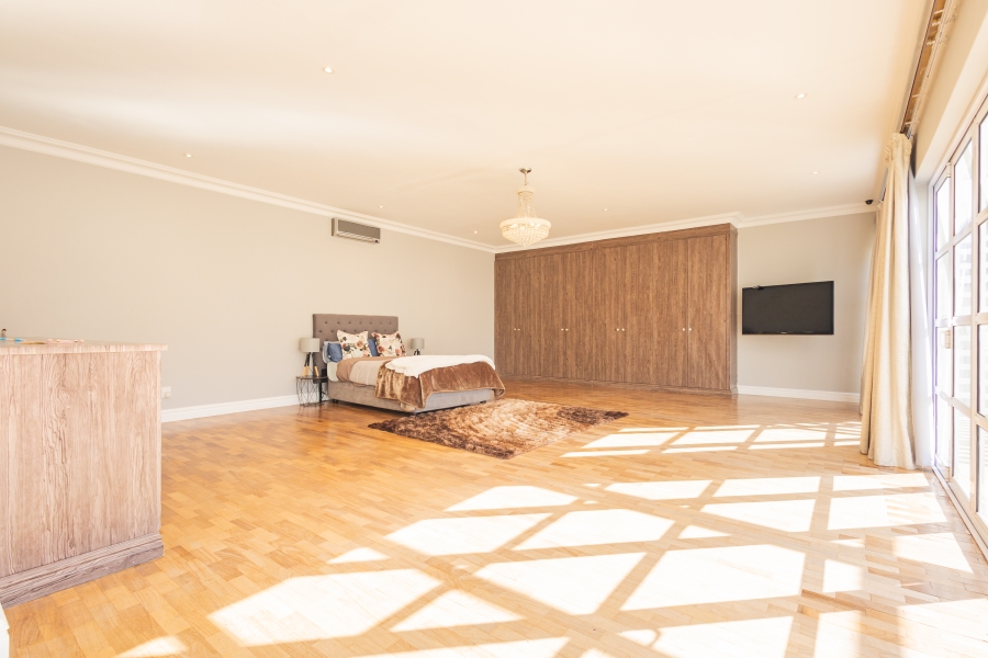 7 Bedroom Property for Sale in Flamingo Vlei Western Cape